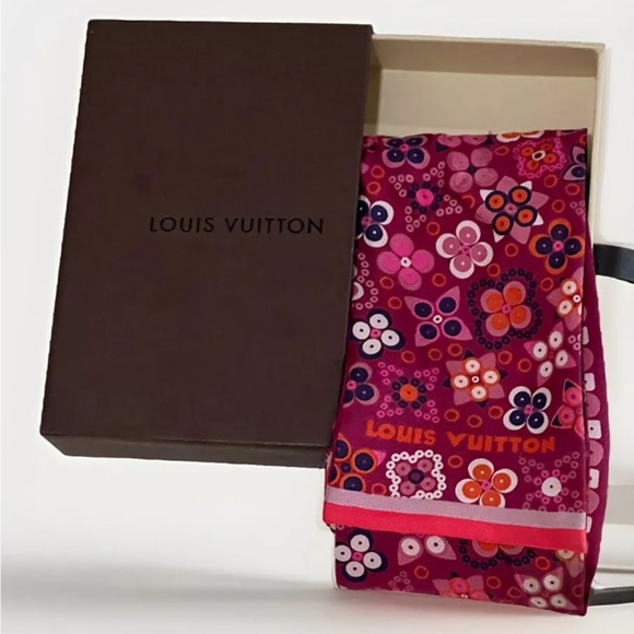 Louis Vuitton Twilly Scarf - Picture 2 of 6